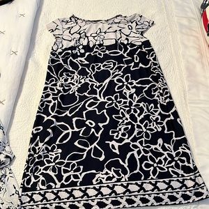Black/white cap sleeve dress.  Size XL